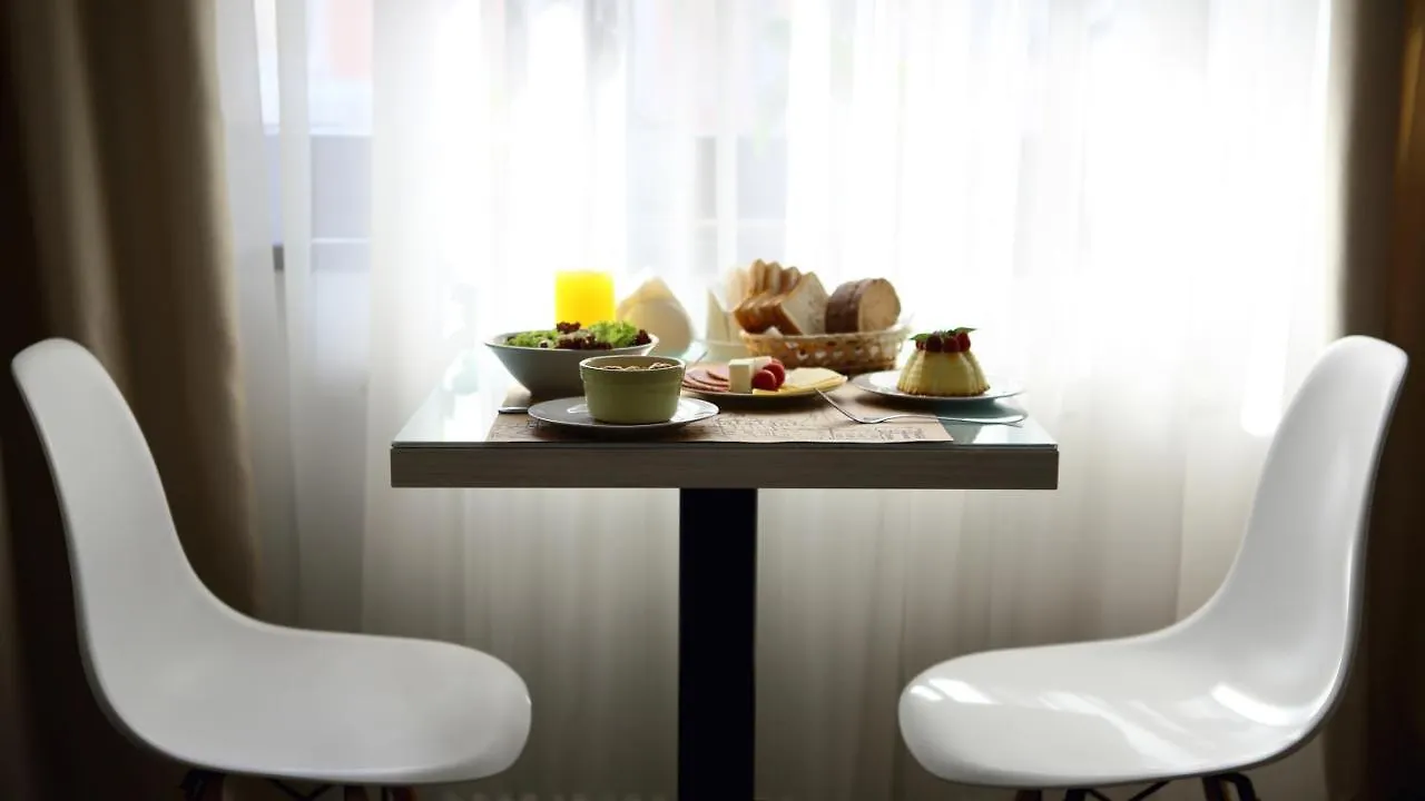 Hotel Sacvoyage Львов 2*,  Украина